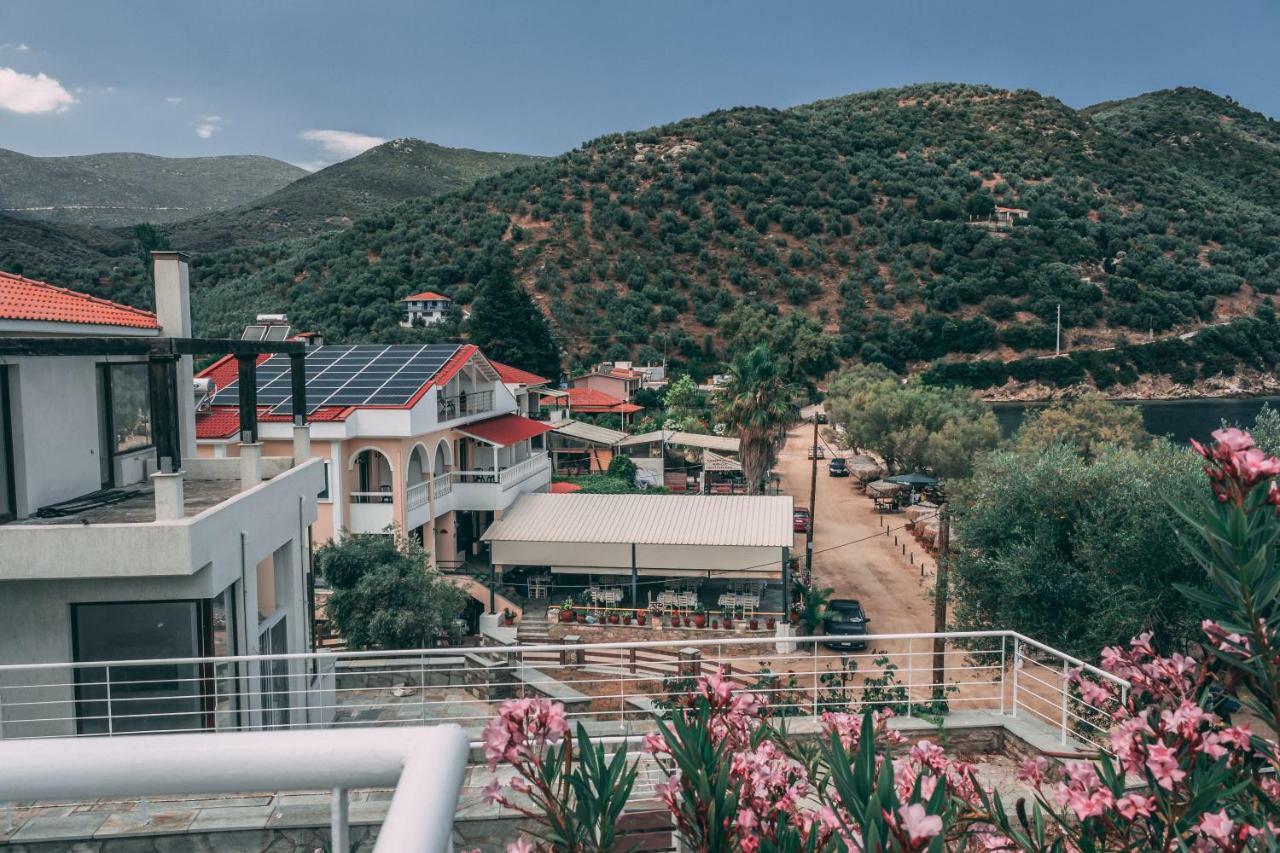 Villa Elia Pteleós Eksteriør billede