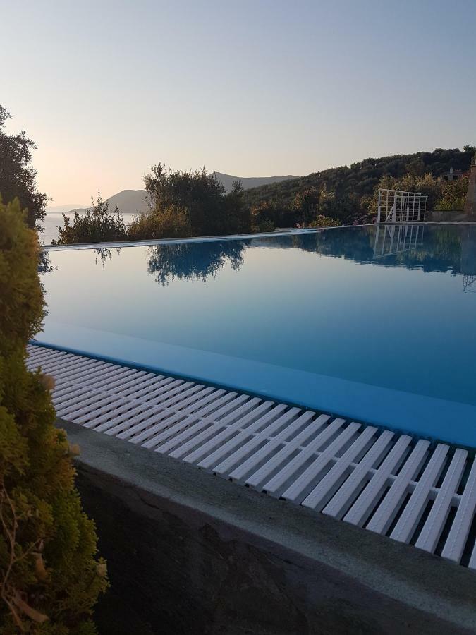 Villa Elia Pteleós Eksteriør billede